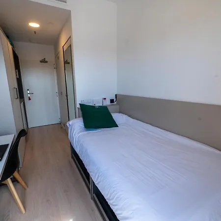 Residencia Bravo Students Hotell