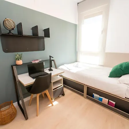Hotell Residencia Bravo Students Granada