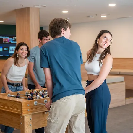 Residencia Bravo Students Hotell 2*