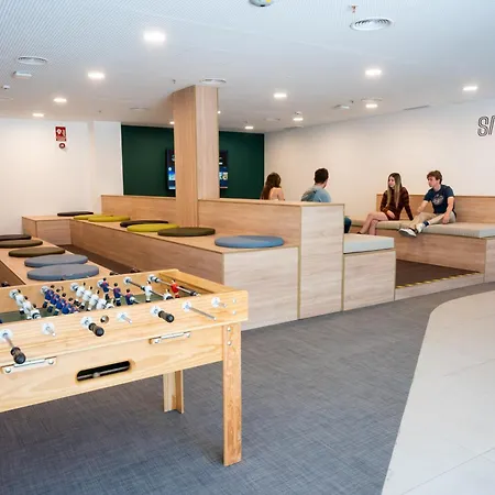 Residencia Bravo Students ホテル 2*