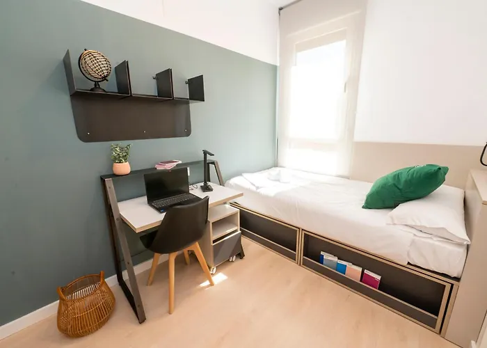Otel Residencia Bravo Students Granada